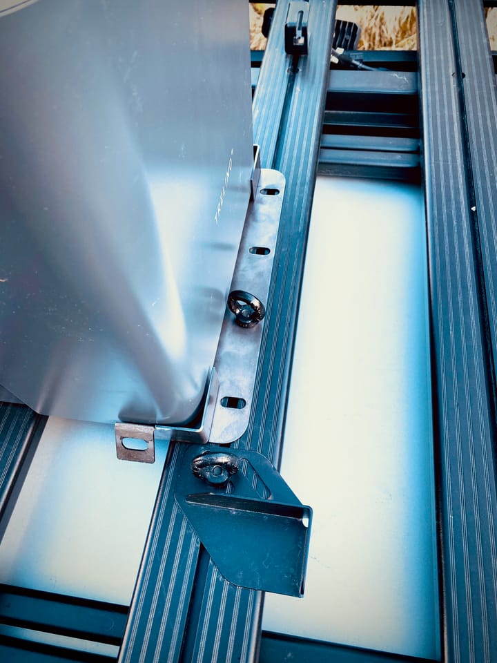 Custom-made mount bracket for the Trelino Evo M toilet